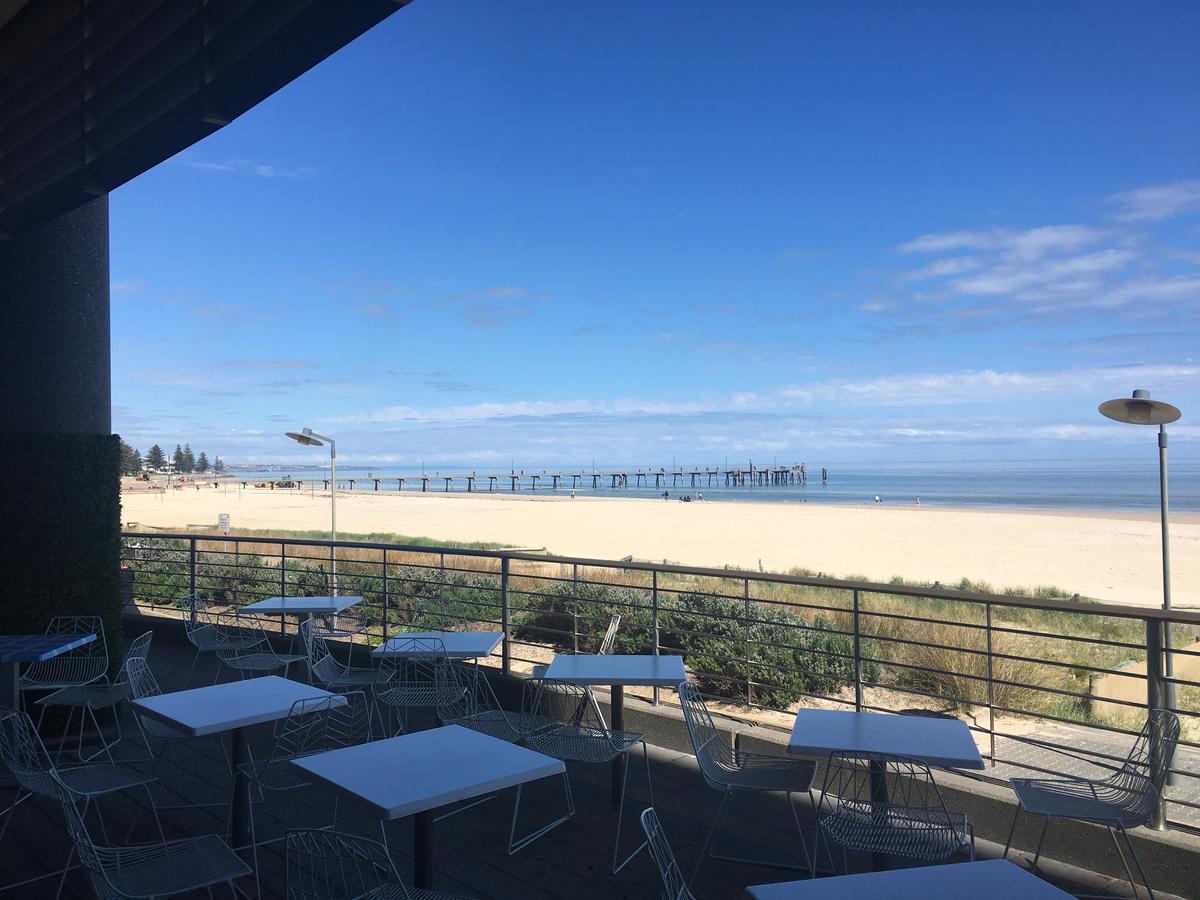 Beachside Luxury Getaway In Glenelg Appartamento Esterno foto